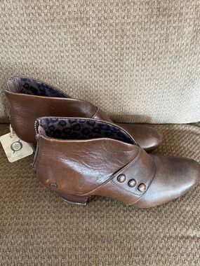 Born Brown Leather Ankle Booties with Button Accents